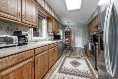 You have to see this Cozy Lake Segovia Townhouse!!  Move in and on DeSoto Golf Course in Arkansas - for sale on GolfHomes.com, golf home, golf lot