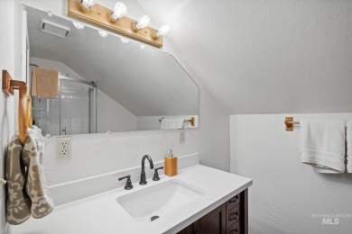 Escape to peace and privacy in this spacious 3-bedroom on Terrace Lakes Golf Resort in Idaho - for sale on GolfHomes.com, golf home, golf lot