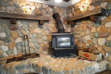 Escape to peace and privacy in this spacious 3-bedroom on Terrace Lakes Golf Resort in Idaho - for sale on GolfHomes.com, golf home, golf lot