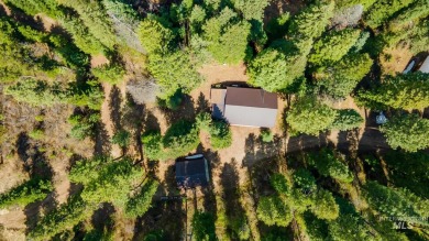 Escape to peace and privacy in this spacious 3-bedroom on Terrace Lakes Golf Resort in Idaho - for sale on GolfHomes.com, golf home, golf lot