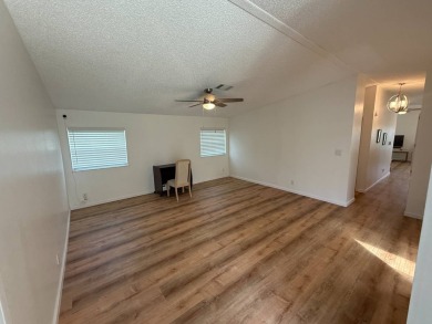 This beautifully renovated 2-bedroom, 2-bathroom, Palm Harbor on Del Tura Golf and Country Club in Florida - for sale on GolfHomes.com, golf home, golf lot