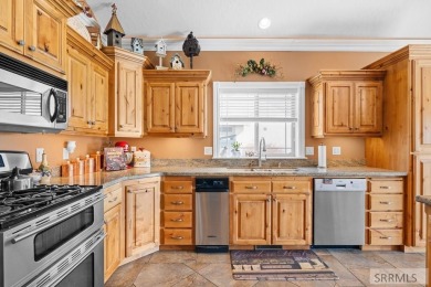 Welcome home to luxury and comfort!! Located in the beautiful on Sage Lakes Municipal Golf Course in Idaho - for sale on GolfHomes.com, golf home, golf lot