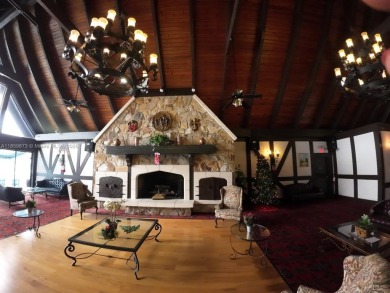 For Sale - Spacious 1 Bed / 1.5 Bath Condo in International on Inverrary Country Club in Florida - for sale on GolfHomes.com, golf home, golf lot
