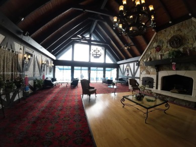 For Sale - Spacious 1 Bed / 1.5 Bath Condo in International on Inverrary Country Club in Florida - for sale on GolfHomes.com, golf home, golf lot