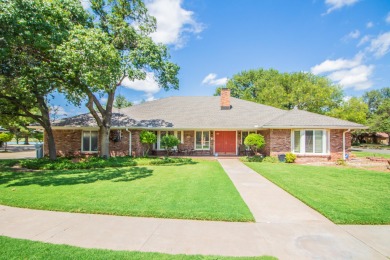 Your new home in the original Lakeridge Country Club community on LakeRidge Country Club in Texas - for sale on GolfHomes.com, golf home, golf lot