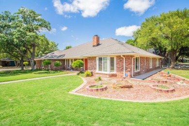 Your new home in the original Lakeridge Country Club community on LakeRidge Country Club in Texas - for sale on GolfHomes.com, golf home, golf lot