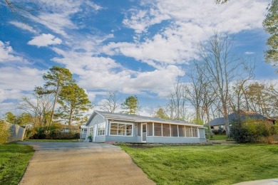 This adorable home offers the perfect blend of casual living and on Hide-A-Way Lake Golf Course in Texas - for sale on GolfHomes.com, golf home, golf lot