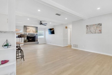 This adorable home offers the perfect blend of casual living and on Hide-A-Way Lake Golf Course in Texas - for sale on GolfHomes.com, golf home, golf lot