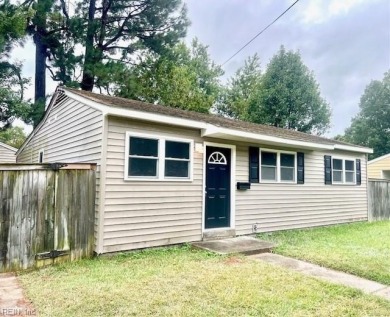 Beautifully renovated 3 bedroom 1 bath home in the quiet on Bide-A-Wee Golf Course in Virginia - for sale on GolfHomes.com, golf home, golf lot