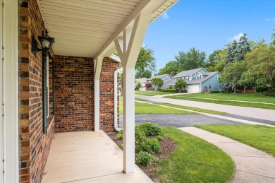 Exciting opportunity in Prestbury to make this lovely home your on Bliss Creek Golf Club in Illinois - for sale on GolfHomes.com, golf home, golf lot
