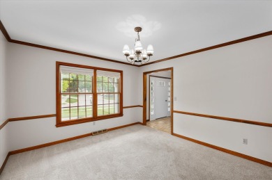 Exciting opportunity in Prestbury to make this lovely home your on Bliss Creek Golf Club in Illinois - for sale on GolfHomes.com, golf home, golf lot