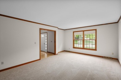 Exciting opportunity in Prestbury to make this lovely home your on Bliss Creek Golf Club in Illinois - for sale on GolfHomes.com, golf home, golf lot