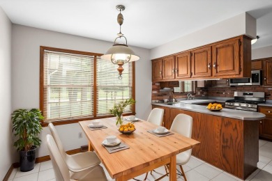 Exciting opportunity in Prestbury to make this lovely home your on Bliss Creek Golf Club in Illinois - for sale on GolfHomes.com, golf home, golf lot