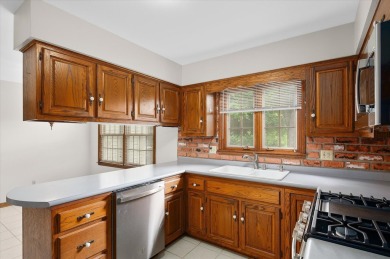Exciting opportunity in Prestbury to make this lovely home your on Bliss Creek Golf Club in Illinois - for sale on GolfHomes.com, golf home, golf lot