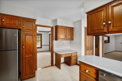 Exciting opportunity in Prestbury to make this lovely home your on Bliss Creek Golf Club in Illinois - for sale on GolfHomes.com, golf home, golf lot