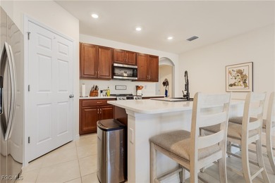 Easy living here waiting for you in this gorgeous community of on Herons Glen Golf and Country Club in Florida - for sale on GolfHomes.com, golf home, golf lot