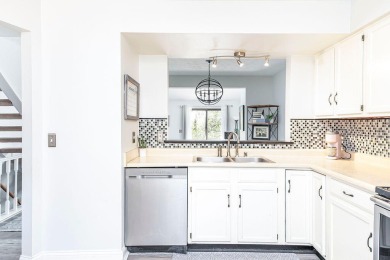 Beautifully updated townhome offers three finished levels with on Boone Links Golf Course in Kentucky - for sale on GolfHomes.com, golf home, golf lot
