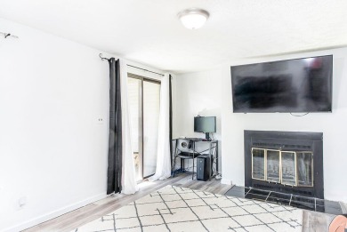 Beautifully updated townhome offers three finished levels with on Boone Links Golf Course in Kentucky - for sale on GolfHomes.com, golf home, golf lot
