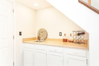 Beautifully updated townhome offers three finished levels with on Boone Links Golf Course in Kentucky - for sale on GolfHomes.com, golf home, golf lot