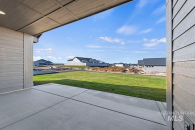 Thoughtfully designed single-level floor plan offers 3 bedrooms on Hunters Point Golf Club in Idaho - for sale on GolfHomes.com, golf home, golf lot