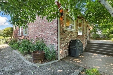 Welcome to this beautifully maintained 3-bedroom, 2.5-bath home on  in Washington - for sale on GolfHomes.com, golf home, golf lot