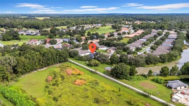 Set inside the gated golf community of Hernando Oaks, this move on Hernando Oaks Golf and Country Club in Florida - for sale on GolfHomes.com, golf home, golf lot