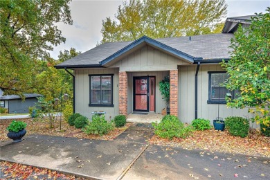 Vacant townhouse, move in ready! Great end unit updated 2/1.5 on Bella Vista - Metfield Golf Complex and Country Club in Arkansas - for sale on GolfHomes.com, golf home, golf lot