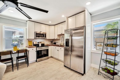 Under contract-accepting backup offers. Fully Renovated on Bradenton Country Club in Florida - for sale on GolfHomes.com, golf home, golf lot