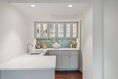 Beautiful 2 bedroom 2.5 bath condo centrally located in East on Chickasaw Country Club in Tennessee - for sale on GolfHomes.com, golf home, golf lot