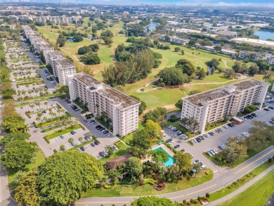 1 bed 1.5 bath condo in sought after Palm-Aire Country Club on Palm-Aire Country Club and Resort - Palms in Florida - for sale on GolfHomes.com, golf home, golf lot