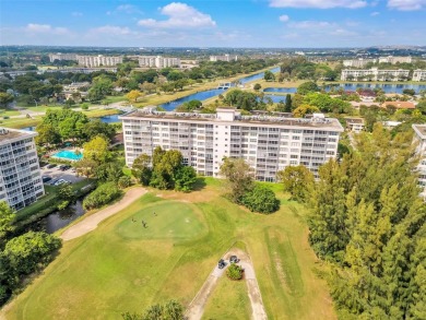 1 bed 1.5 bath condo in sought after Palm-Aire Country Club on Palm-Aire Country Club and Resort - Palms in Florida - for sale on GolfHomes.com, golf home, golf lot