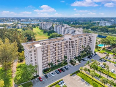 1 bed 1.5 bath condo in sought after Palm-Aire Country Club on Palm-Aire Country Club and Resort - Palms in Florida - for sale on GolfHomes.com, golf home, golf lot