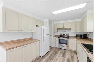 Welcome to Highland Fairways, one of Lakeland's premier 55+ golf on Highland Fairways Golf Club in Florida - for sale on GolfHomes.com, golf home, golf lot