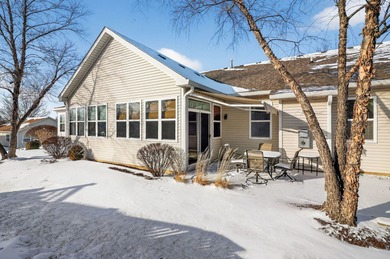 Beautifully Maintained End-Unit Ranch with Numerous Updates on Mistwood Golf Club in Illinois - for sale on GolfHomes.com, golf home, golf lot