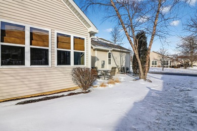 Beautifully Maintained End-Unit Ranch with Numerous Updates on Mistwood Golf Club in Illinois - for sale on GolfHomes.com, golf home, golf lot