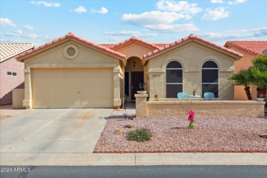 This adorable 2 bedroom, 2 bath single-family home not only on SunBird Golf Club in Arizona - for sale on GolfHomes.com, golf home, golf lot
