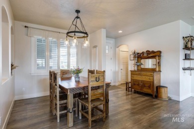 A meticulous home offering a seamless open-concept design with on Hunters Point Golf Club in Idaho - for sale on GolfHomes.com, golf home, golf lot