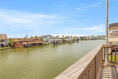 Great Location + Fantastic Floorplan = 3513 Muscatee. Located on on Galveston Country Club in Texas - for sale on GolfHomes.com, golf home, golf lot