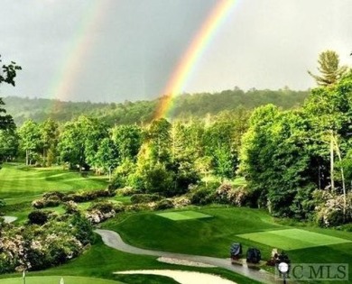 Experience luxury living in this 3-bedroom, 3-bath condominium on Old Edwards Club in North Carolina - for sale on GolfHomes.com, golf home, golf lot