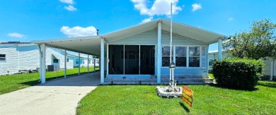 Furnished, spacious 2 bedroom 2 bath home in 55 + Resort style on Zephyrhills Municipal Golf Course in Florida - for sale on GolfHomes.com, golf home, golf lot