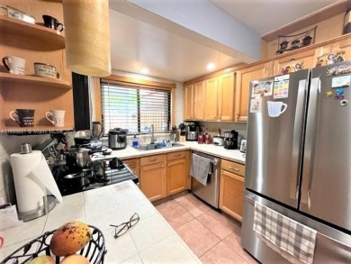 Well maintained 2 story 2/2.5 bath townhome in Kendale Lakes on Miccosukee Golf and Country Club in Florida - for sale on GolfHomes.com, golf home, golf lot