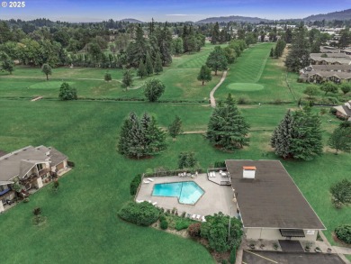 This 3 bed 1.5 bath home is close to shopping, bus and many on Gresham Golf Course in Oregon - for sale on GolfHomes.com, golf home, golf lot