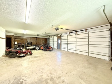 Just the facts, no fancy AI generated adjective heavy on Quarry Stone Golf Club in Kansas - for sale on GolfHomes.com, golf home, golf lot