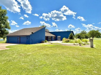 Just the facts, no fancy AI generated adjective heavy on Quarry Stone Golf Club in Kansas - for sale on GolfHomes.com, golf home, golf lot
