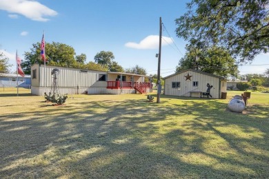 Video walk through available on YouTube! Singlewide on 3 lots on Horseshoe Bend Country Club in Texas - for sale on GolfHomes.com, golf home, golf lot