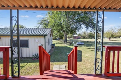 Video walk through available on YouTube! Singlewide on 3 lots on Horseshoe Bend Country Club in Texas - for sale on GolfHomes.com, golf home, golf lot