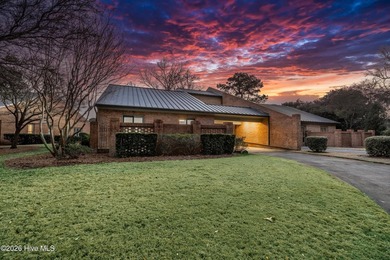 Coveted Landfall townhouse condominium in Colony Club! This end on Country Club of Landfall in North Carolina - for sale on GolfHomes.com, golf home, golf lot