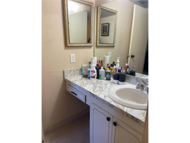 Relaxing and beautiful unit 2bedrooms and 2 bathrooms, really on Colony West Country Club in Florida - for sale on GolfHomes.com, golf home, golf lot