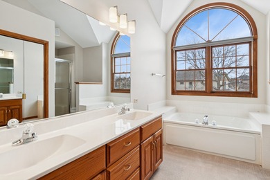 COME LIVE THE GOOD LIFE in this gorgeous Stonebridge on Stonebridge Country Club in Illinois - for sale on GolfHomes.com, golf home, golf lot