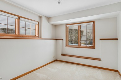 COME LIVE THE GOOD LIFE in this gorgeous Stonebridge on Stonebridge Country Club in Illinois - for sale on GolfHomes.com, golf home, golf lot